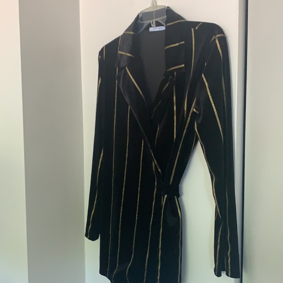 Zara Black Velvet Belted Blazer With Gold Stripes - Picture 10 of 14